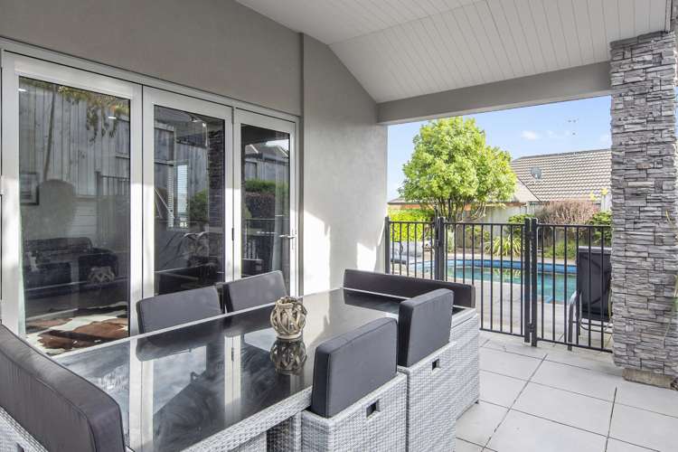 18 Compton Grove Huntington_13