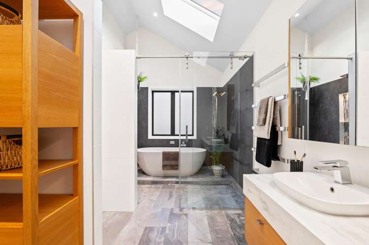 21 Bluestone Drive Waitikiri_20