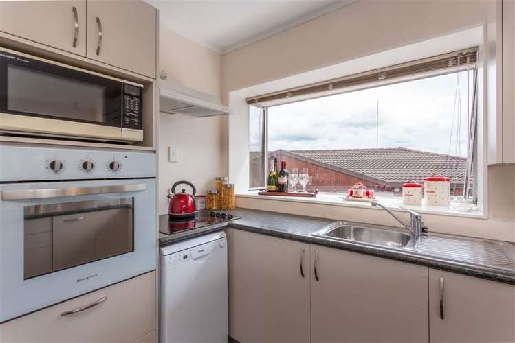 1/74 West Coast Road Glen Eden_4