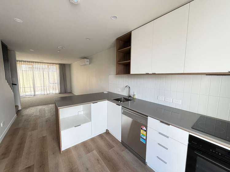 16/4 Campbell Street Karori_3