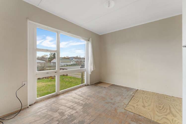 9 Princes Street Waikari_17