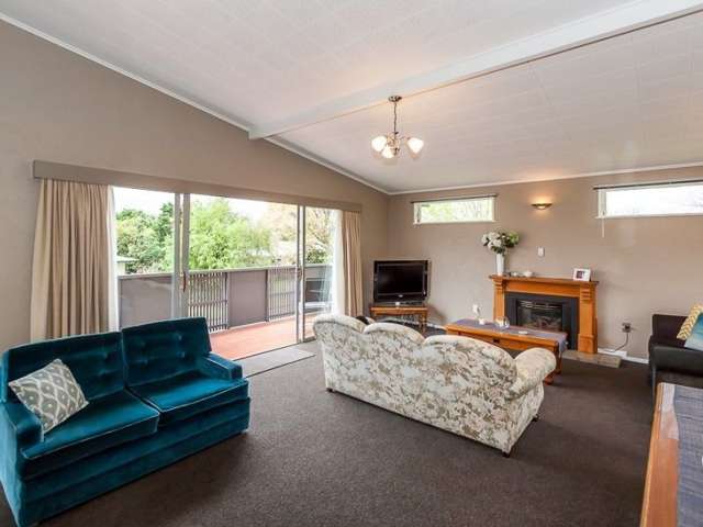 54 Wikiriwhi Crescent Awapuni_3