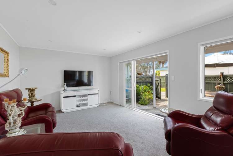 2/8 Riverside Road Orewa_9