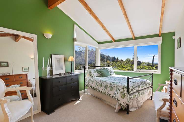 858 West Coast Road Waiatarua_19