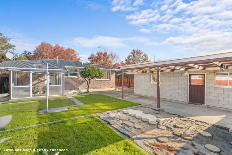 56 Woodbury Street Russley_22