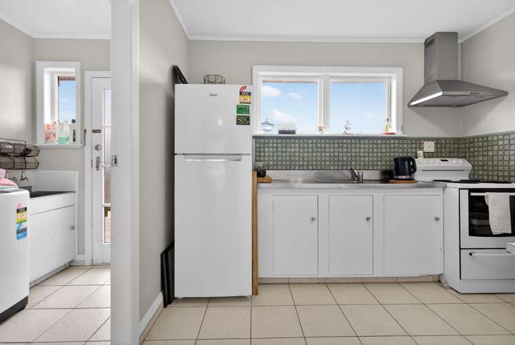 1 Isabel Grove Wainuiomata_2