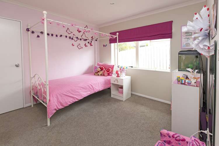 3 Rivervale Grove Stanmore Bay_12