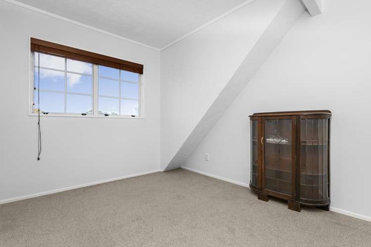 95 Saint Annes Crescent Wattle Downs_11