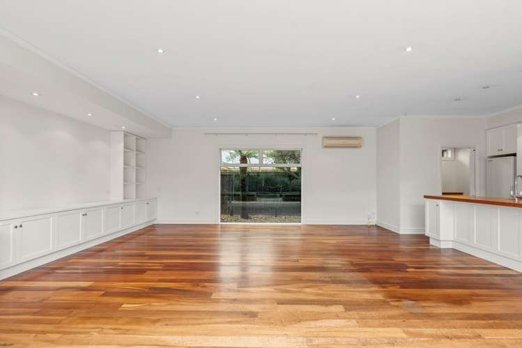 32 Perthshire Crescent_3