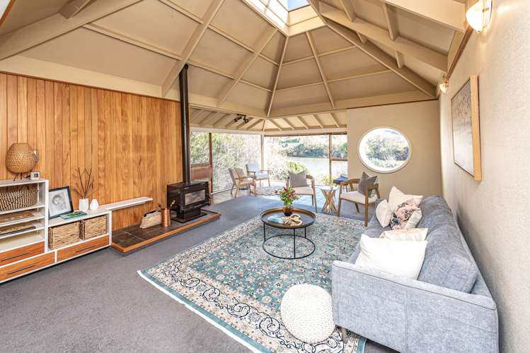 9 Riverbank Road_4