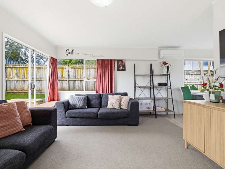 2/15A McIntyre Road_1