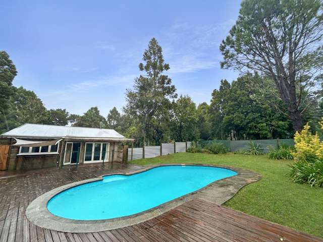 Semi - Rural Living with a Pool