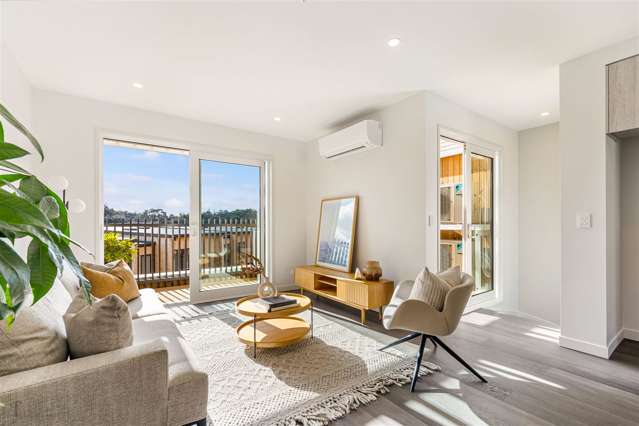 7/27b Hudson Bay Road Hobsonville_1