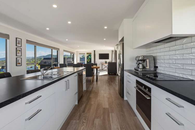 9 Lancewood Way Kinloch_16