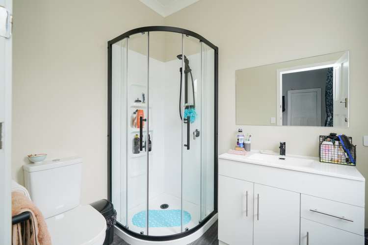 121 Pomona Street Strathern_21