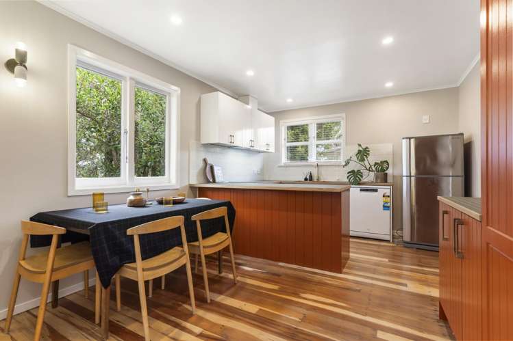 24d Clinton Avenue Te Atatu Peninsula_1