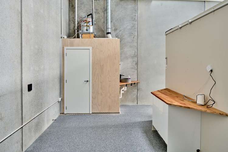 Unit 56 & 57 41-49 Bouverie Street Petone_15