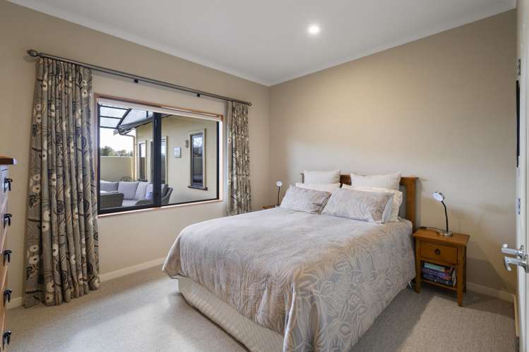 33 Cashmere Drive Fitzherbert_19