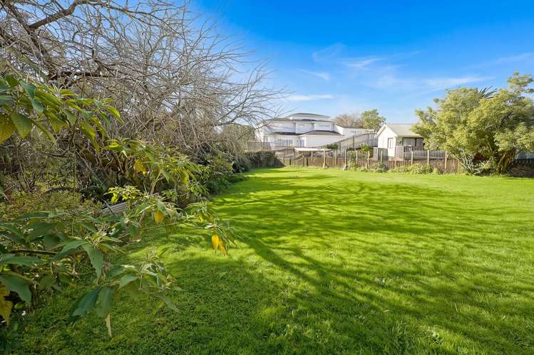 35 Nile Road Kelston_19