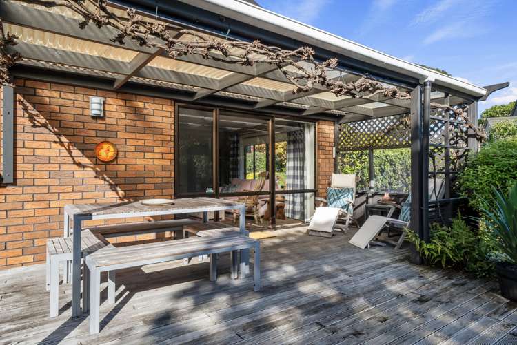 32 Awanui Drive Waikanae_12