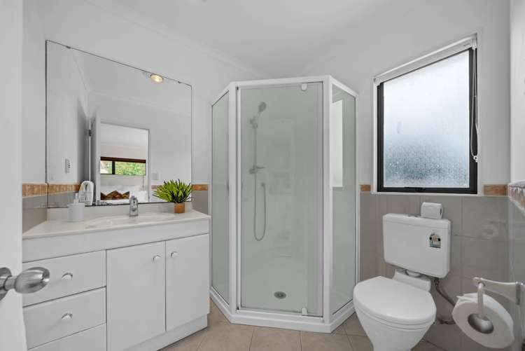 8 Sherwood Grove Browns Bay_14