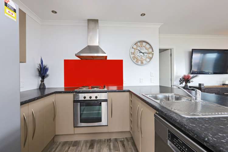 411 Lyndon Road East Hastings_5