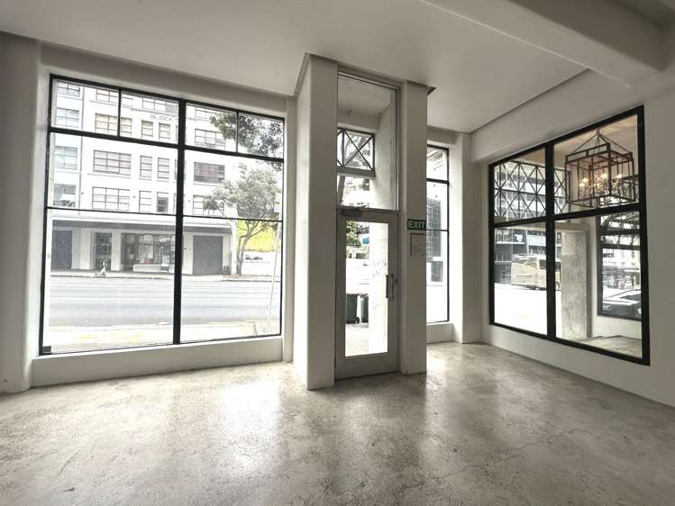 Ground floor/16 - 22 Anzac Avenue_0