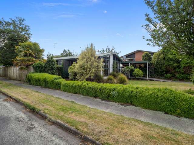 * UNDER OFFER * Available Now – Heart of Allenton