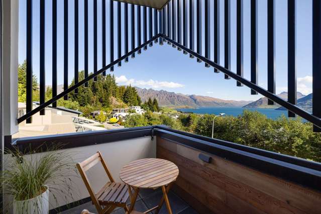 Elevated peak & lake views