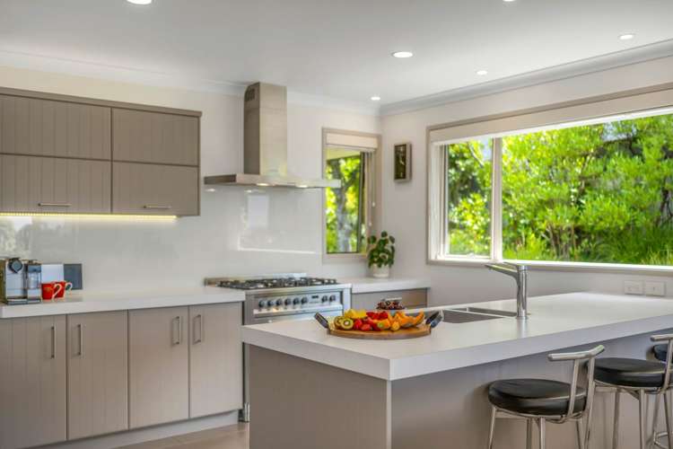 7 Intrepid Crescent Beachlands_8