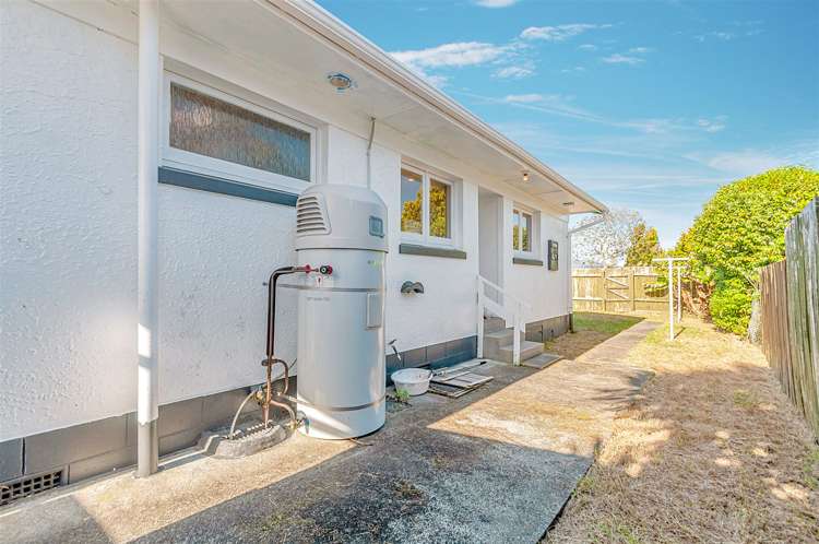 1 Thompson Place Cable Bay_16
