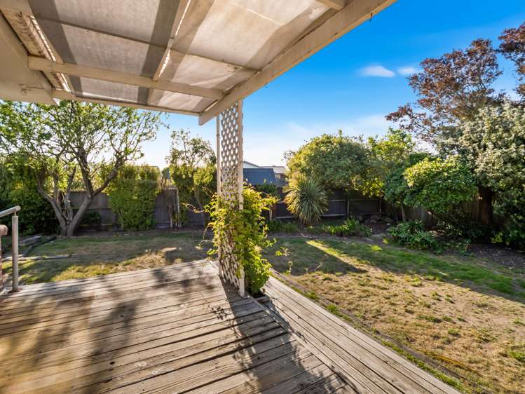 6 Robin Street Burwood_16