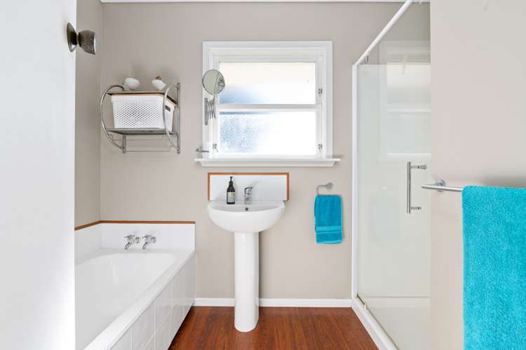 17 Scott Avenue Hamilton East_10