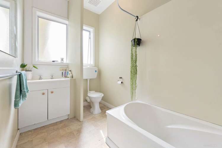 71 Premier Avenue Point Chevalier_9