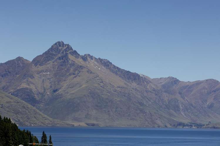 4/60 Hallenstein Street Queenstown_10