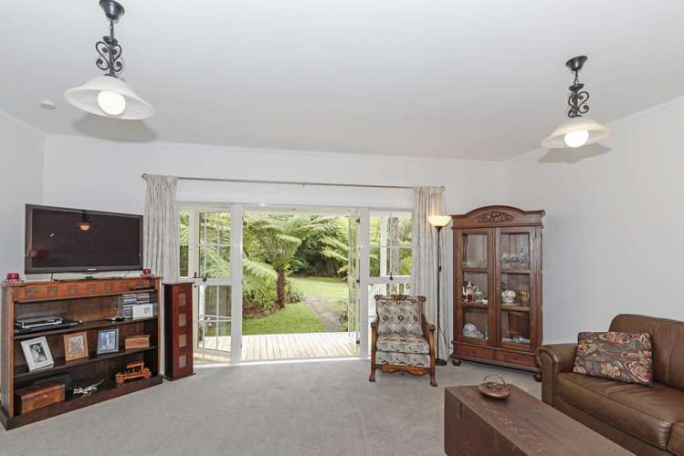 127 Woodlands Park Road Titirangi_7