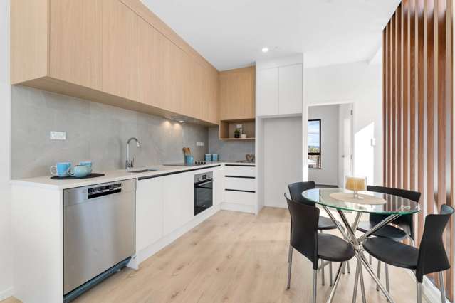 2/4 Toru Street Te Atatu Peninsula_4