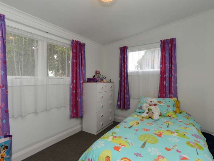 606 Willowpark Road North 10490_8