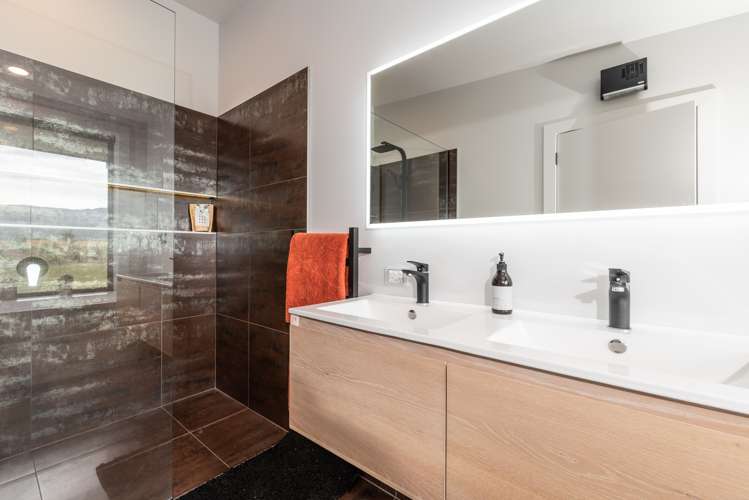 213 Golden Road Alexandra_9