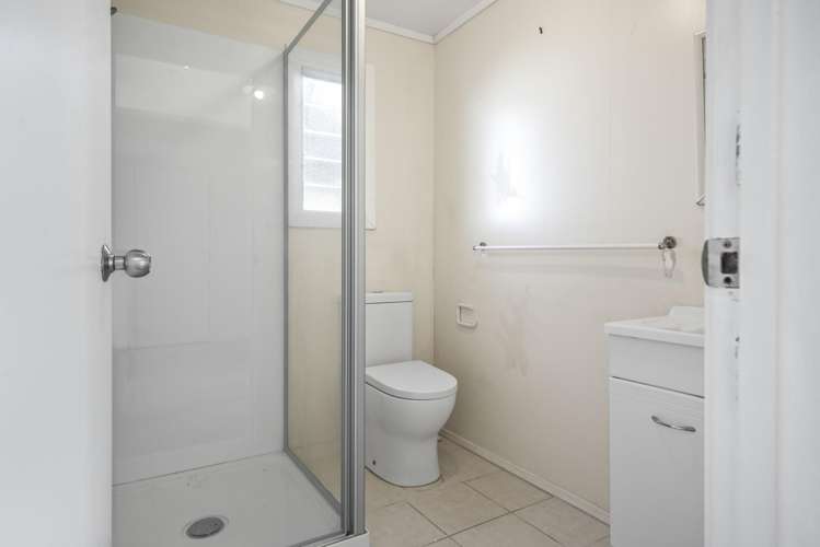 195 Vipond Road Stanmore Bay_12