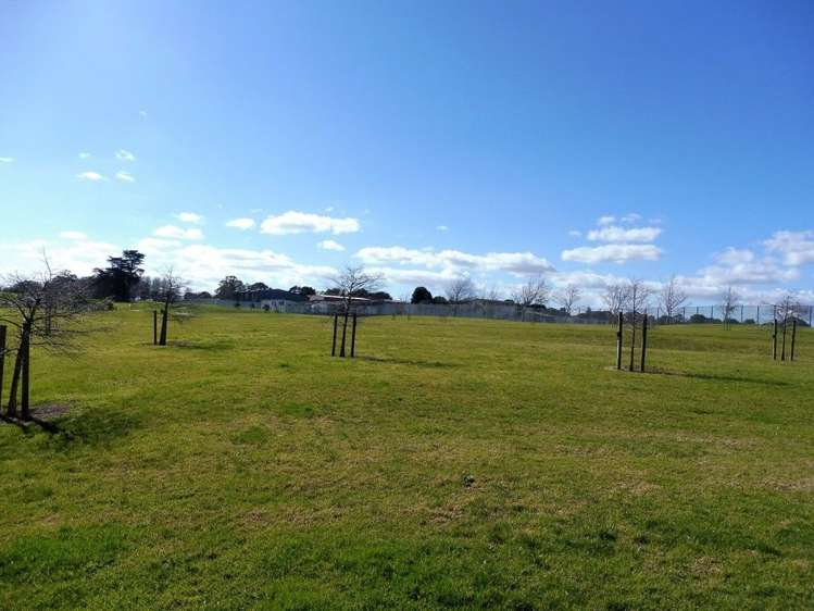 197 Mahia Road Wattle Downs_11