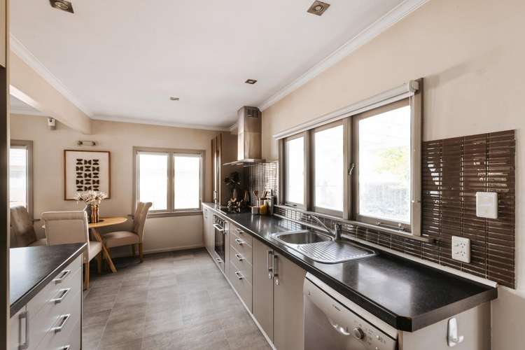 16a Emmett Street Greerton_15