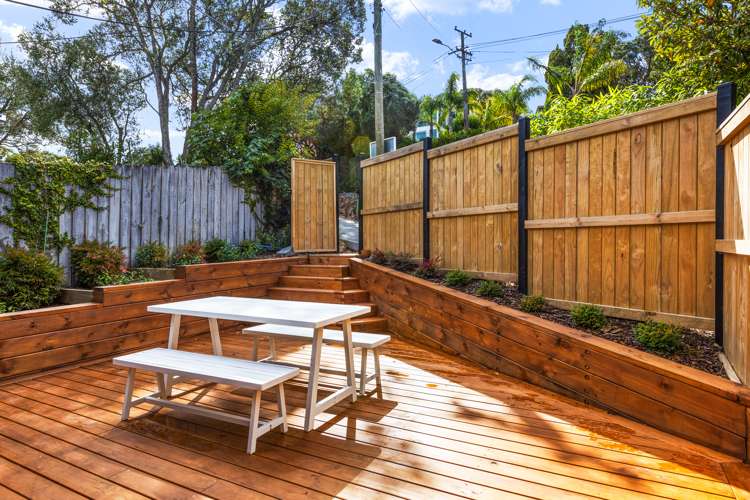 504 Beach Road Murrays Bay_11