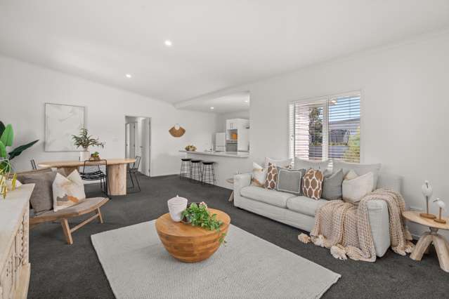 Easy Coastal Living in Prime Location