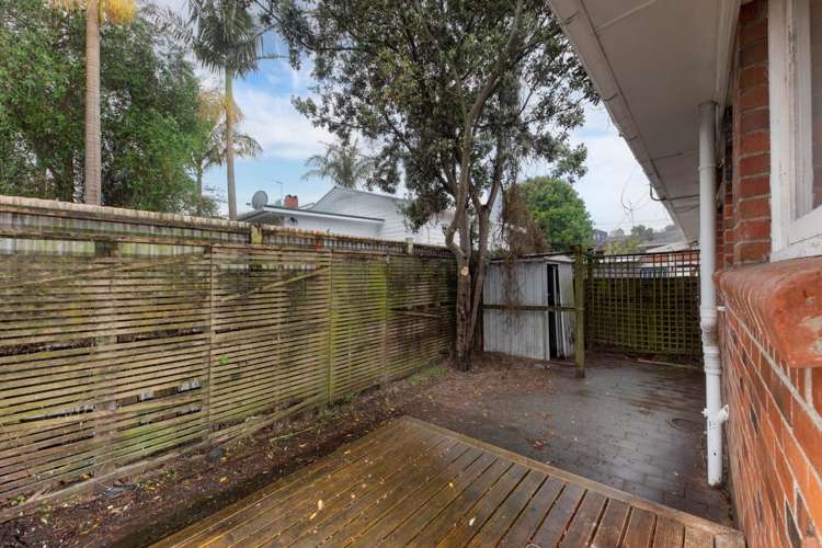 2/12 Huapai Street Onehunga_5