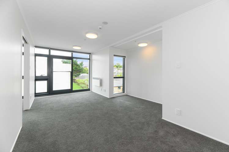 11E/30 Westward Ho_4