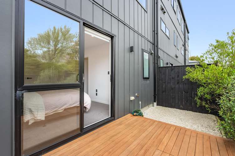 24C Essex Street Te Atatu South_9