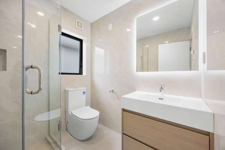 2A Janome Place Bucklands Beach_15