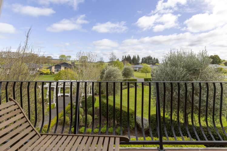 49 Chateau Crescent Rangatira Park_14