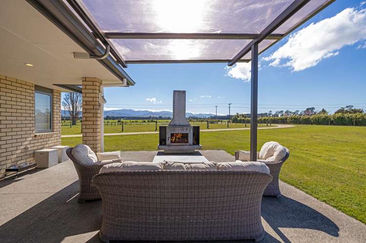 250 Hughes Line West Taratahi_1